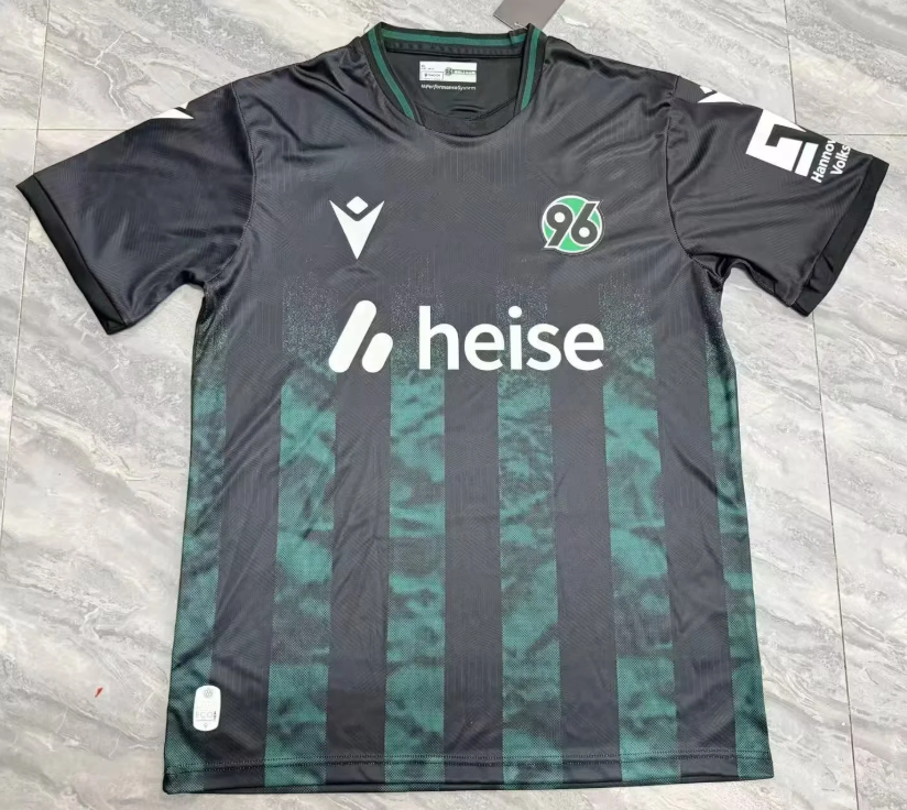 Hannover Visitante 26/27