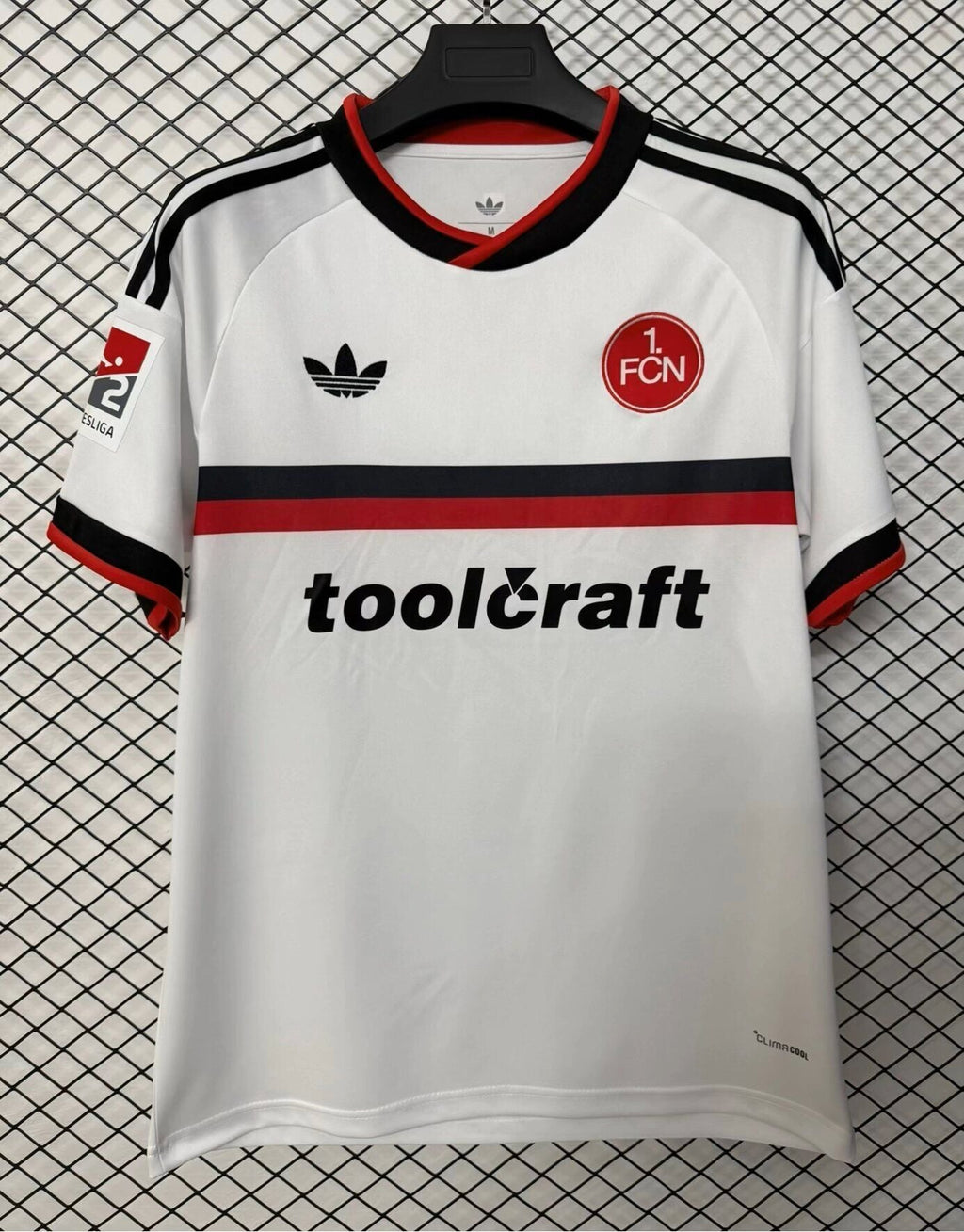 Nurnberg Visitante 26/27